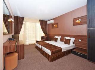 Отель Coral Hotel Поморие Двухместный номер с 1 кроватью или 2 отдельными кроватями и балконом-15